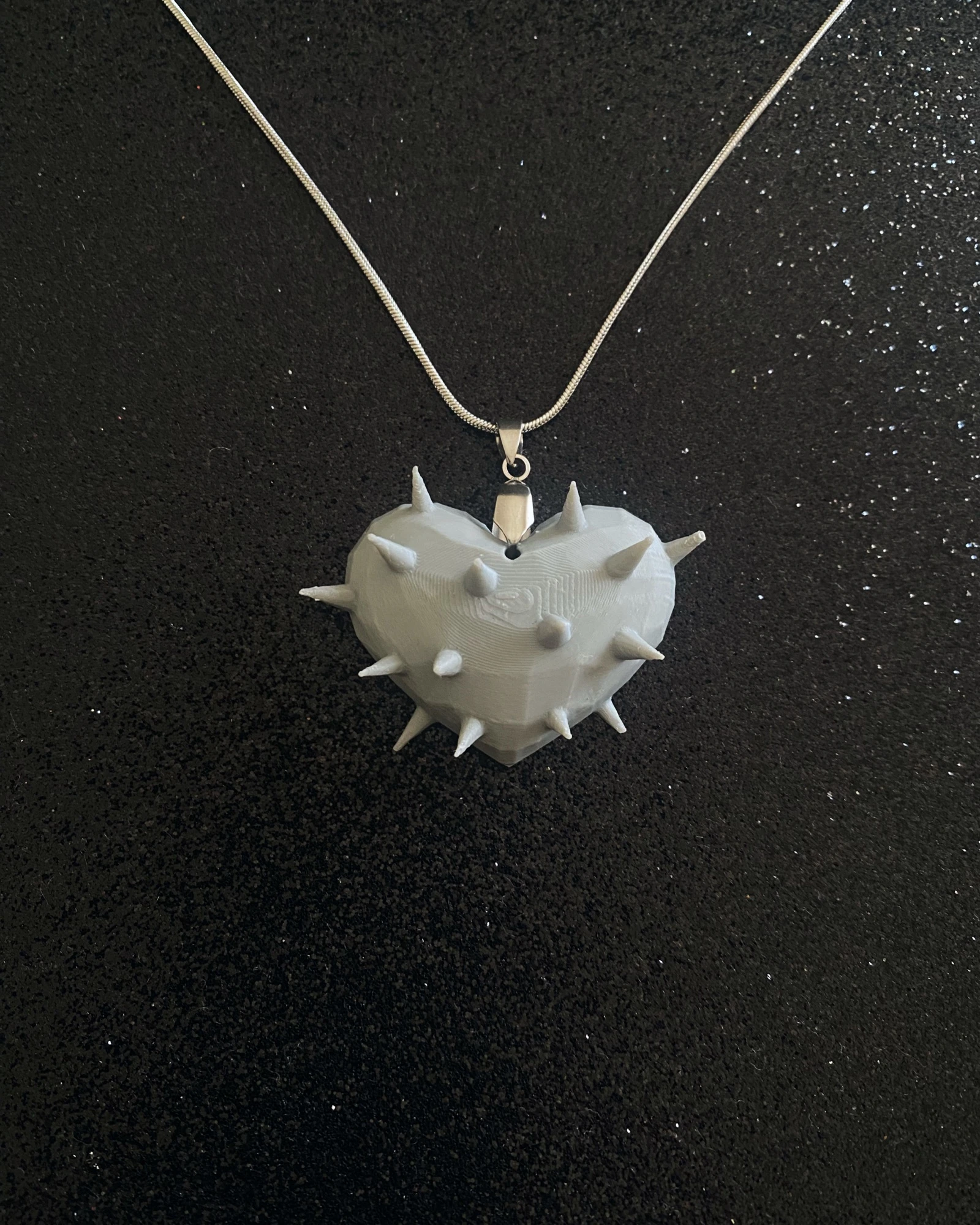 Collier Cœur Spikes 3D Gris - Style Cyberpunk / Goth / Alt - Chaine Acier Inox 